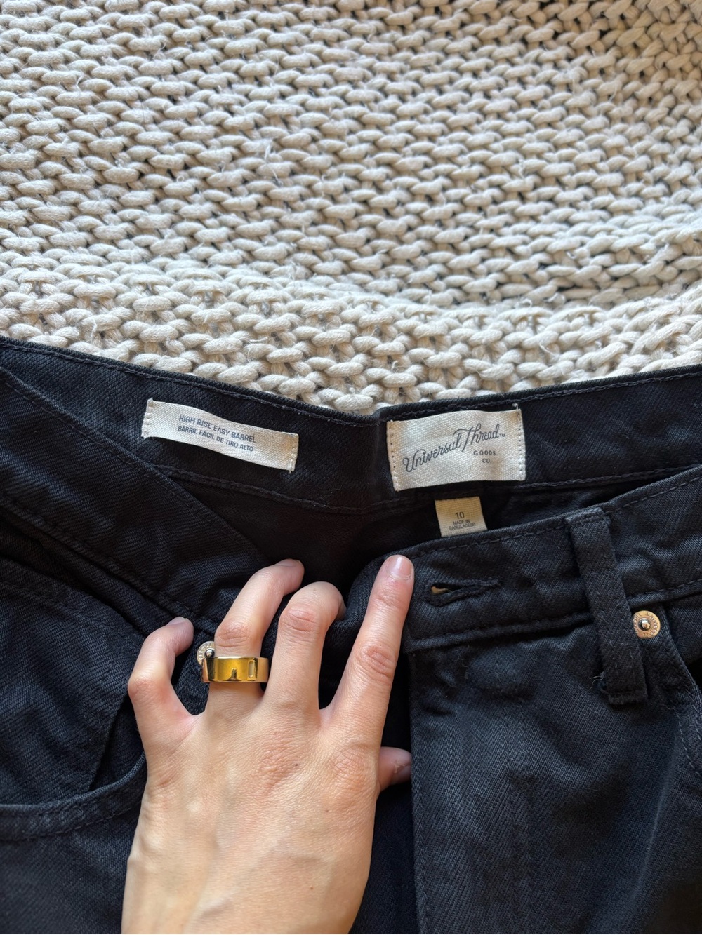 Universal Thread Black High-Rise Women's Jeans - Classic Fit